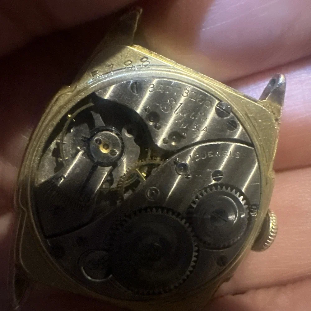 Vintage Elgin 15 Jewel Manual Wind Mens watch Parts/Repair  Gold -No Back Cover